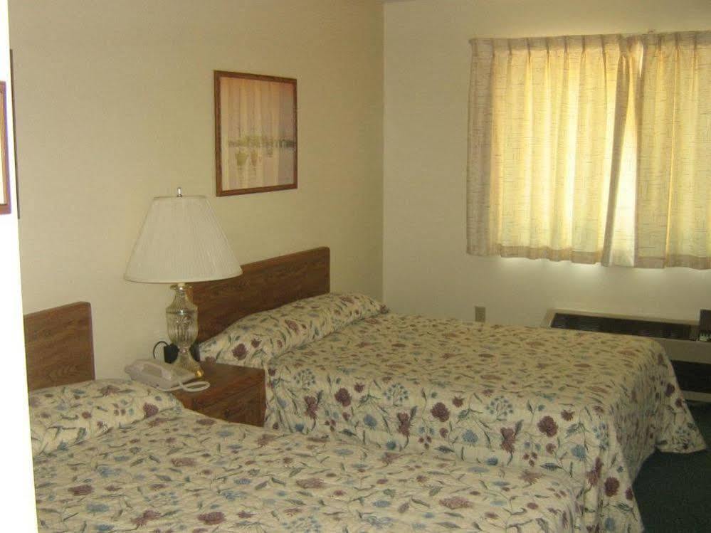 Chapel Hill Motel Brevort Εξωτερικό φωτογραφία