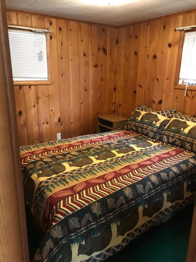 Chapel Hill Motel Brevort Εξωτερικό φωτογραφία
