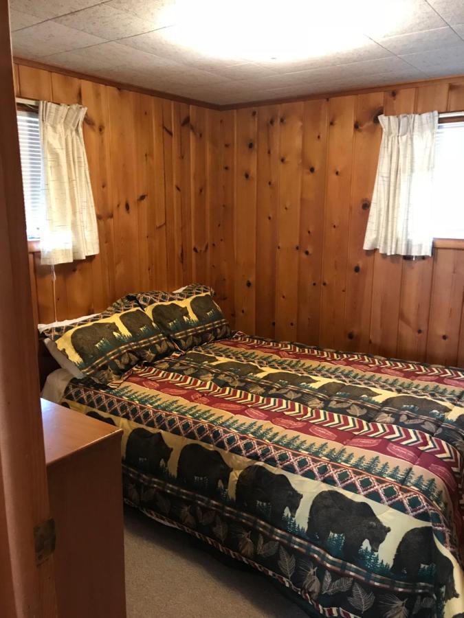 Chapel Hill Motel Brevort Εξωτερικό φωτογραφία
